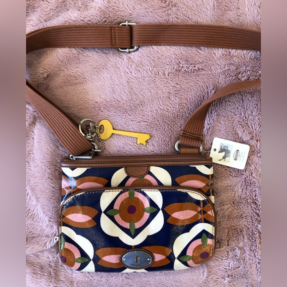 Fossil purse with unique design! Fun and functional - Picture 1 of 2